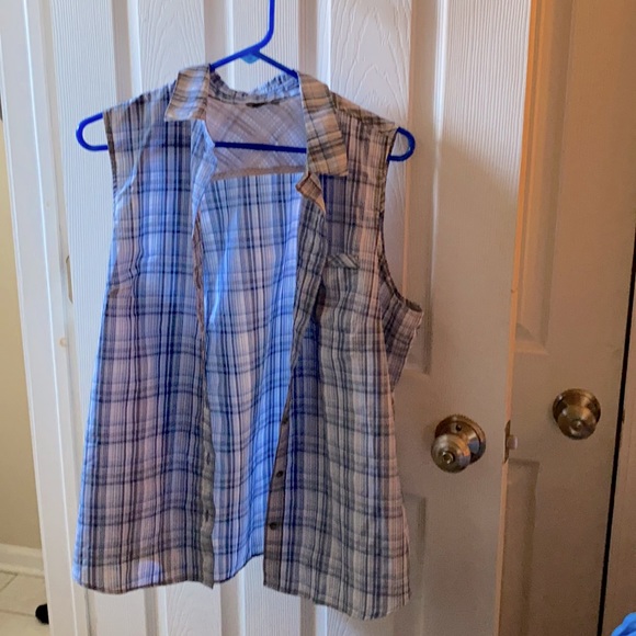Eddie Bauer| Woman’s size large plaid sleeveless